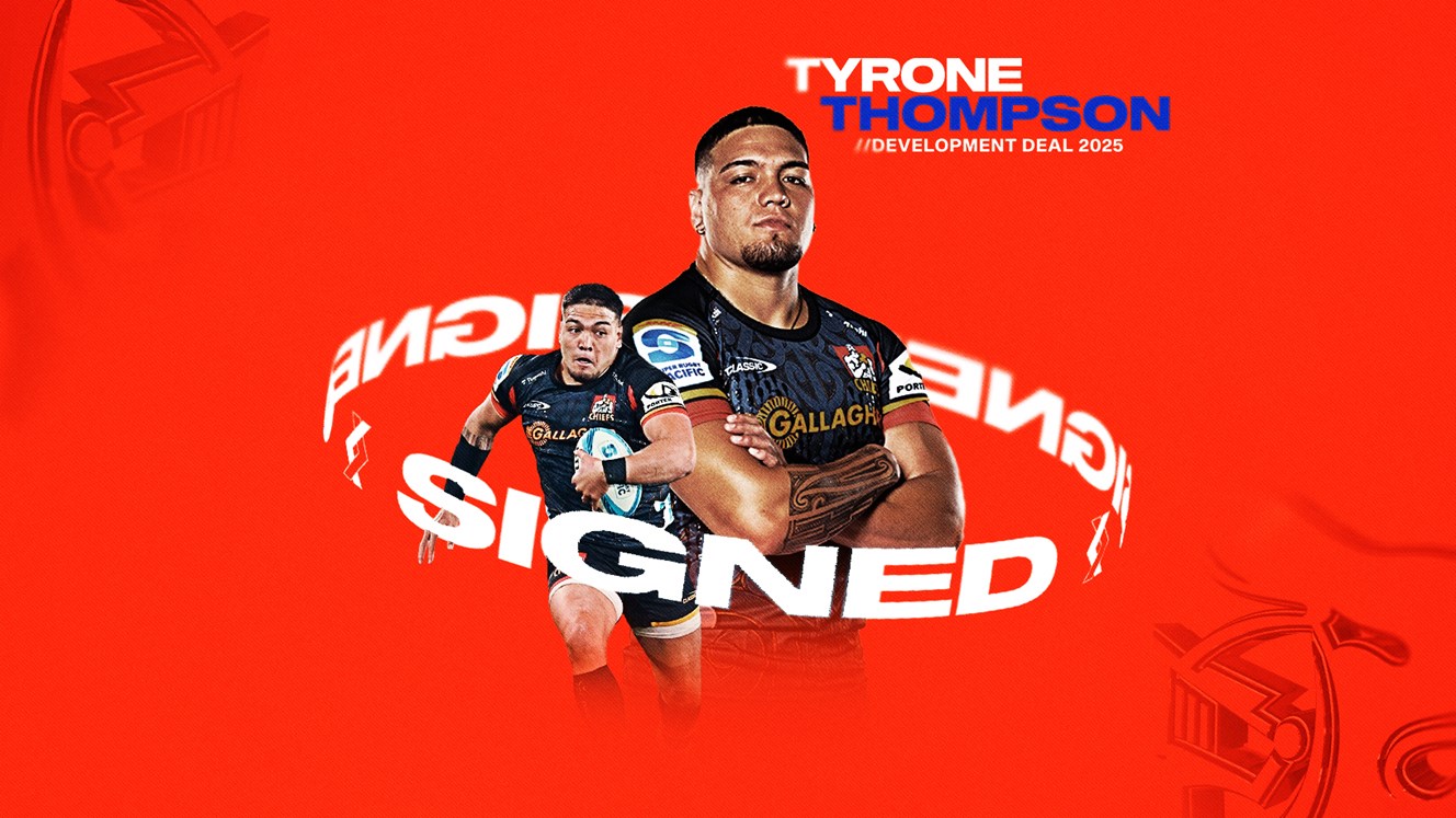 Thompson twin signs with Knights